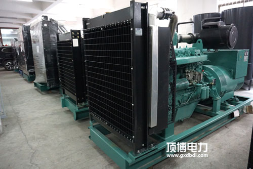 玉柴500千瓦柴油發(fā)電機多少錢？500千瓦發(fā)電機組參數(shù)